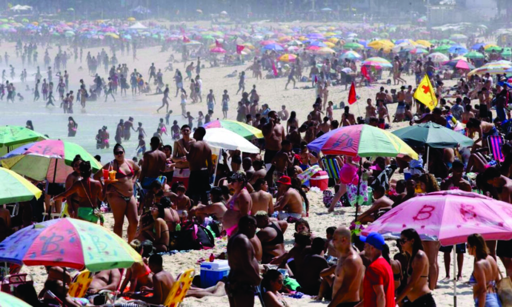 Calor perde força e chuva se espalha: temporais voltam a atingir boa parte do Brasil